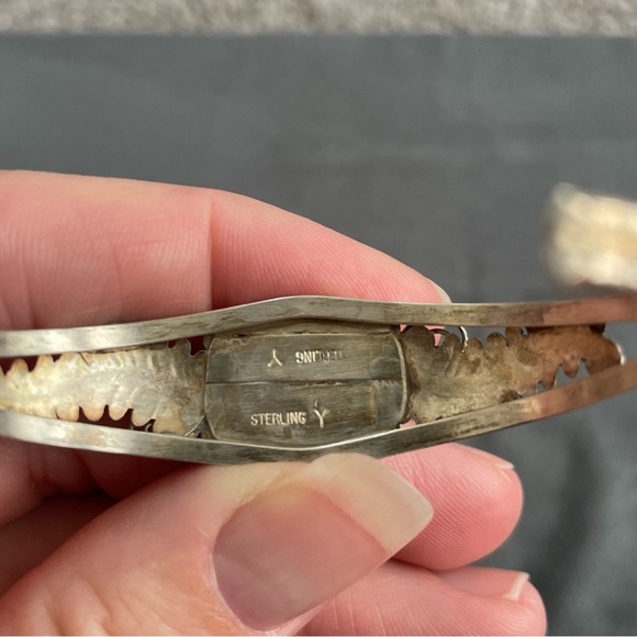 Vintage Navajo Sterling Silver and Turquoise Stone Bracelet - Picture 6 of 7